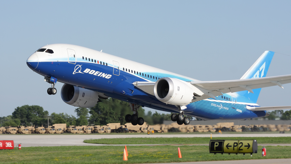 boeing-787-assembly-line-inspection